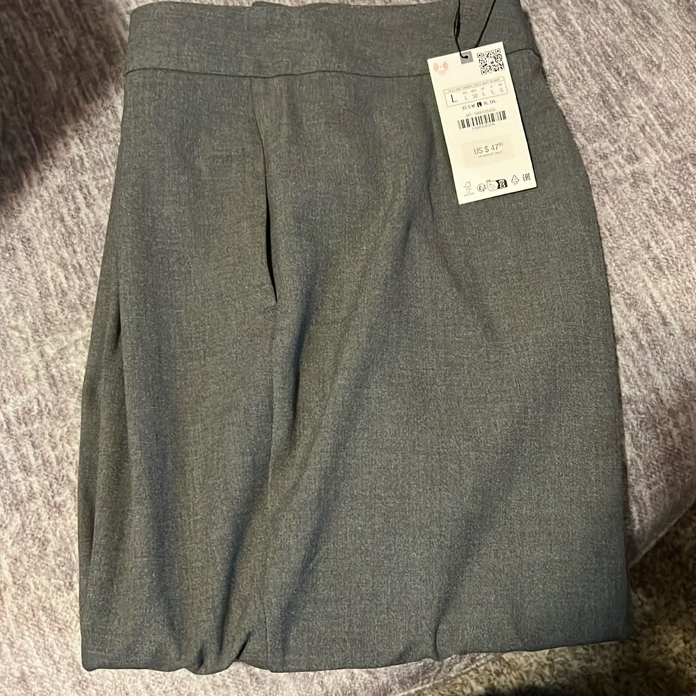 Size L Zara gray capri pants new with tags